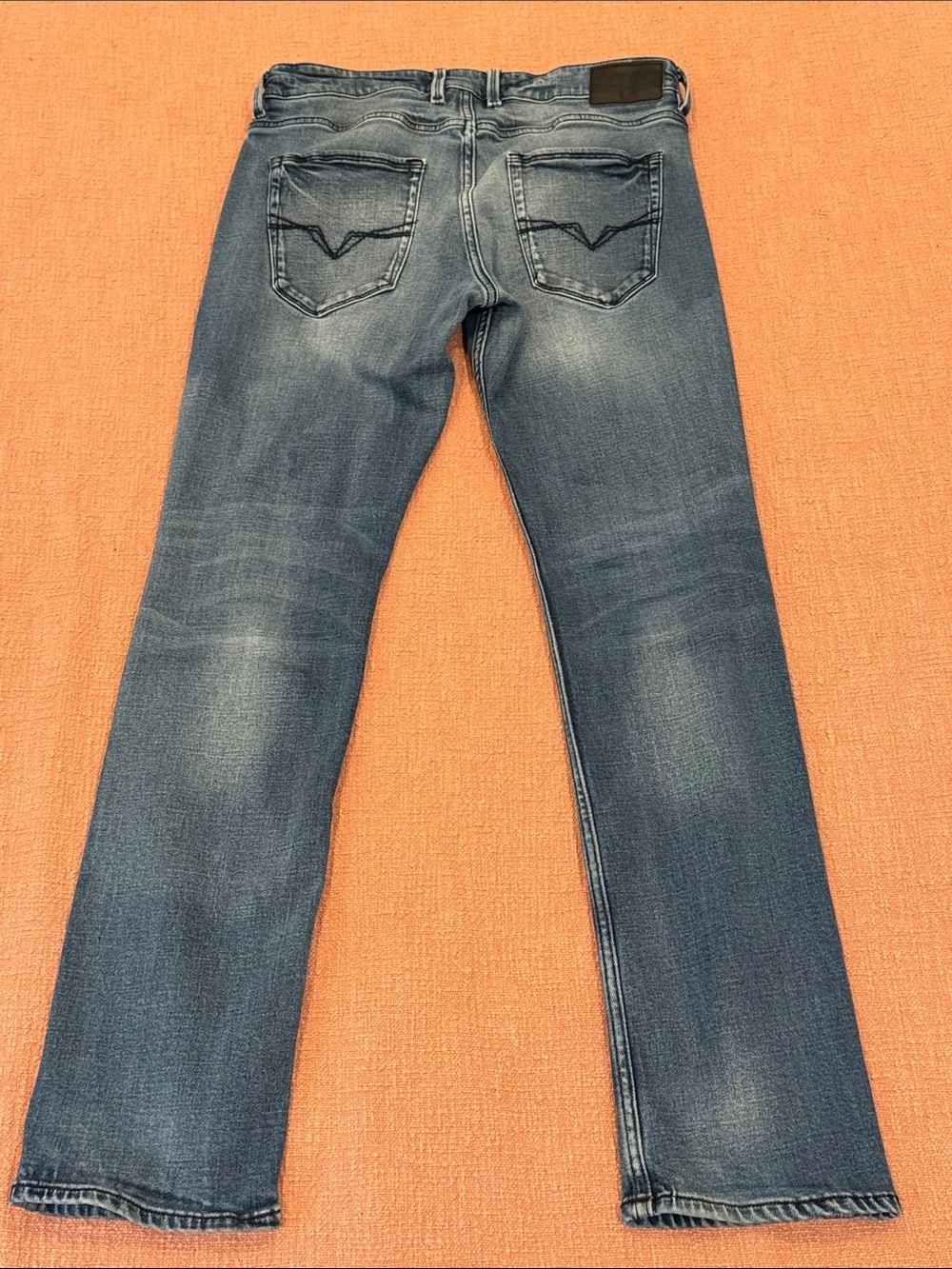 Guess Men's W33L32 Faded Blue slim Straight leg Jeans